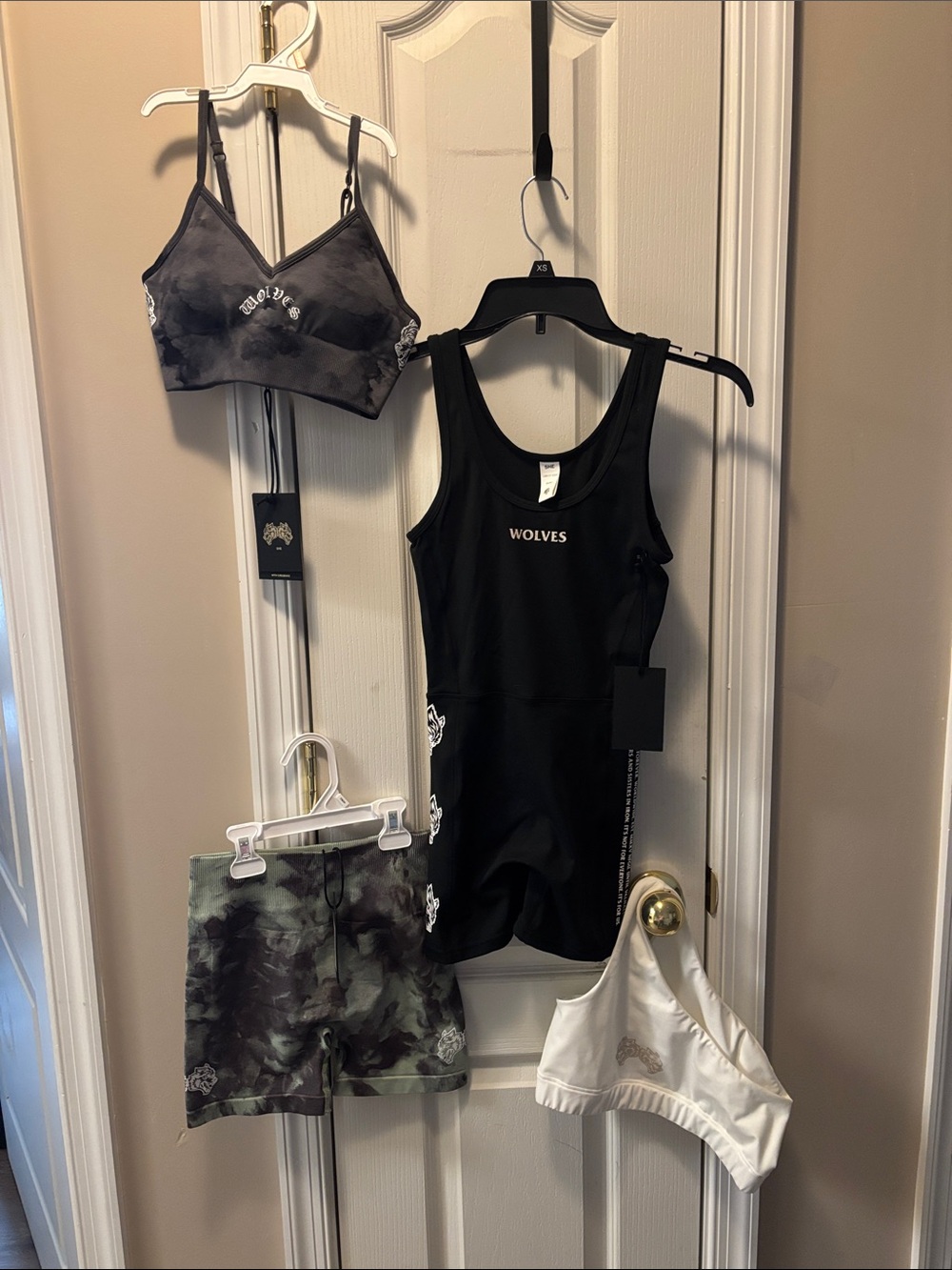 NWT. She Women’s bundle workout  Set-4 pieces. Size small